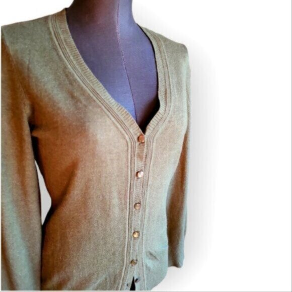 Women's Green Cardigan Sweater Sz Medium - Picture 3 of 6